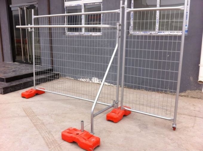 Construction Security Fence Panels tubing 40mm wall thick 1.40mm mesh 75mm*75mm*3.00mm Primer Standard NZS3750.15