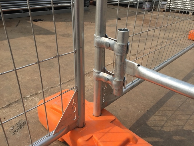 temporary fencing panels 2100mm x 2400mm 14 microns zinc layer hot dipped galvanized